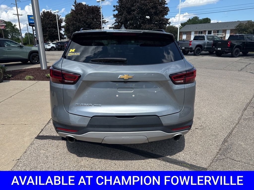 Used 2024 Gray Chevrolet LT image 5