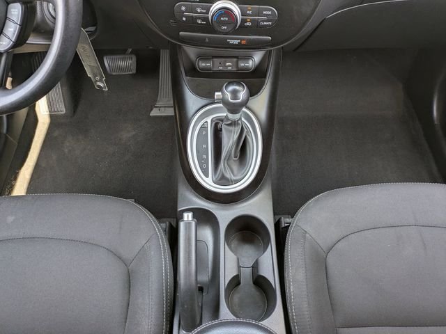 Used 2018 White Kia Plus image 18