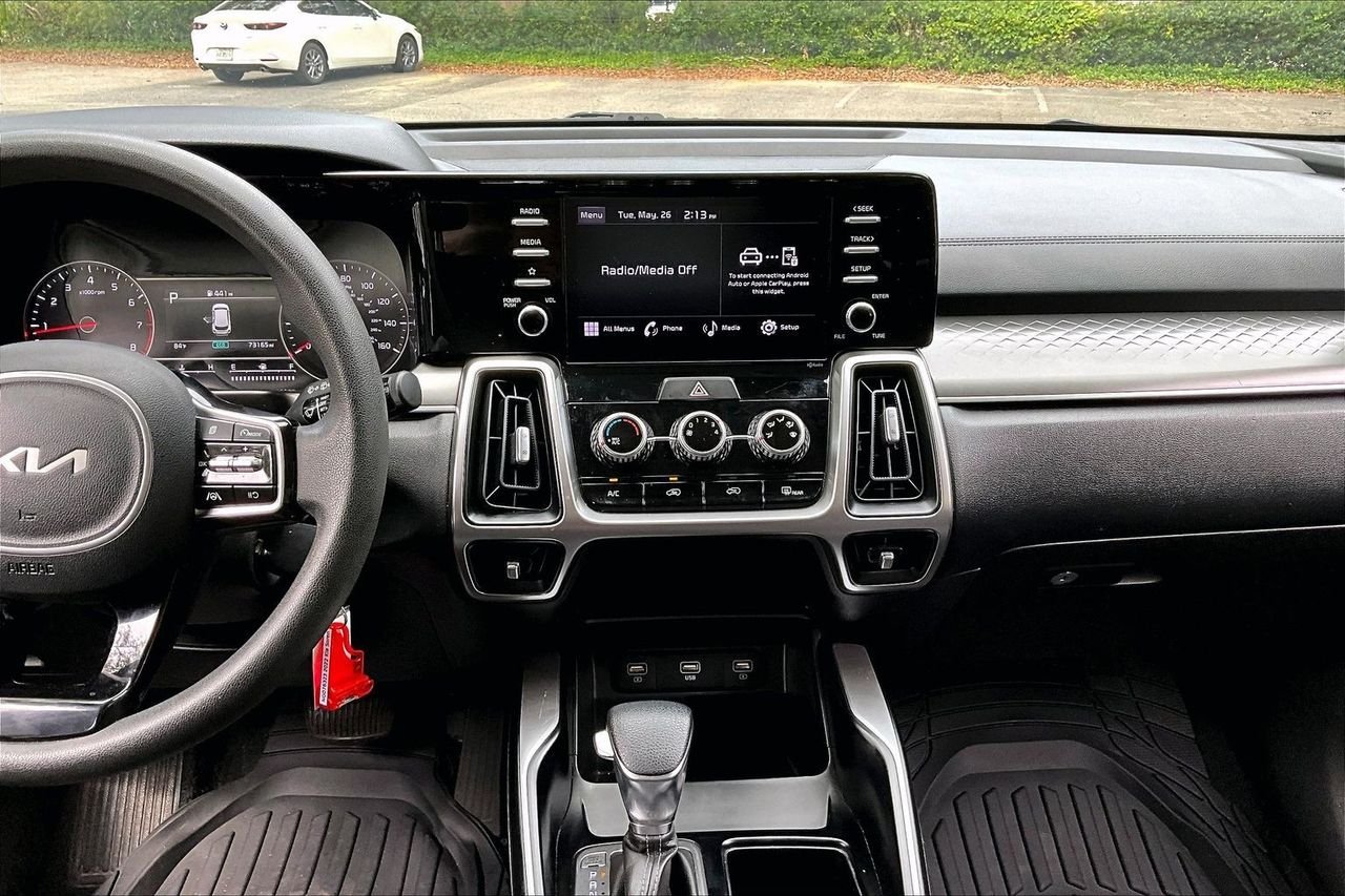 Used 2022 Silver Kia LX image 9