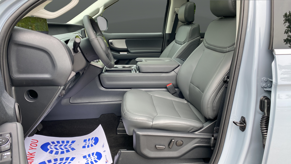 New 2026 Glacier Gray Metallic Tri-Coat Ford Active image 9