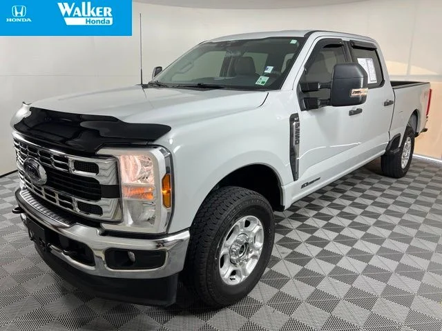 Used 2025 Avalanche Ford XLT image 3