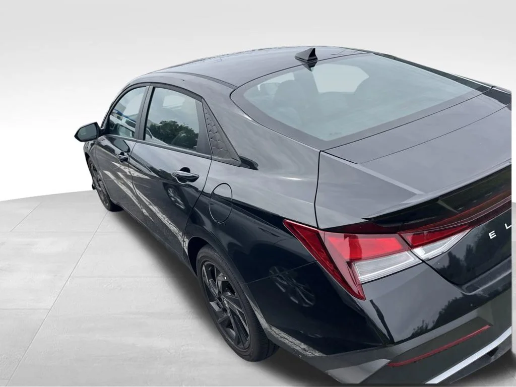 Used 2026 Black Hyundai SEL Sport image 10