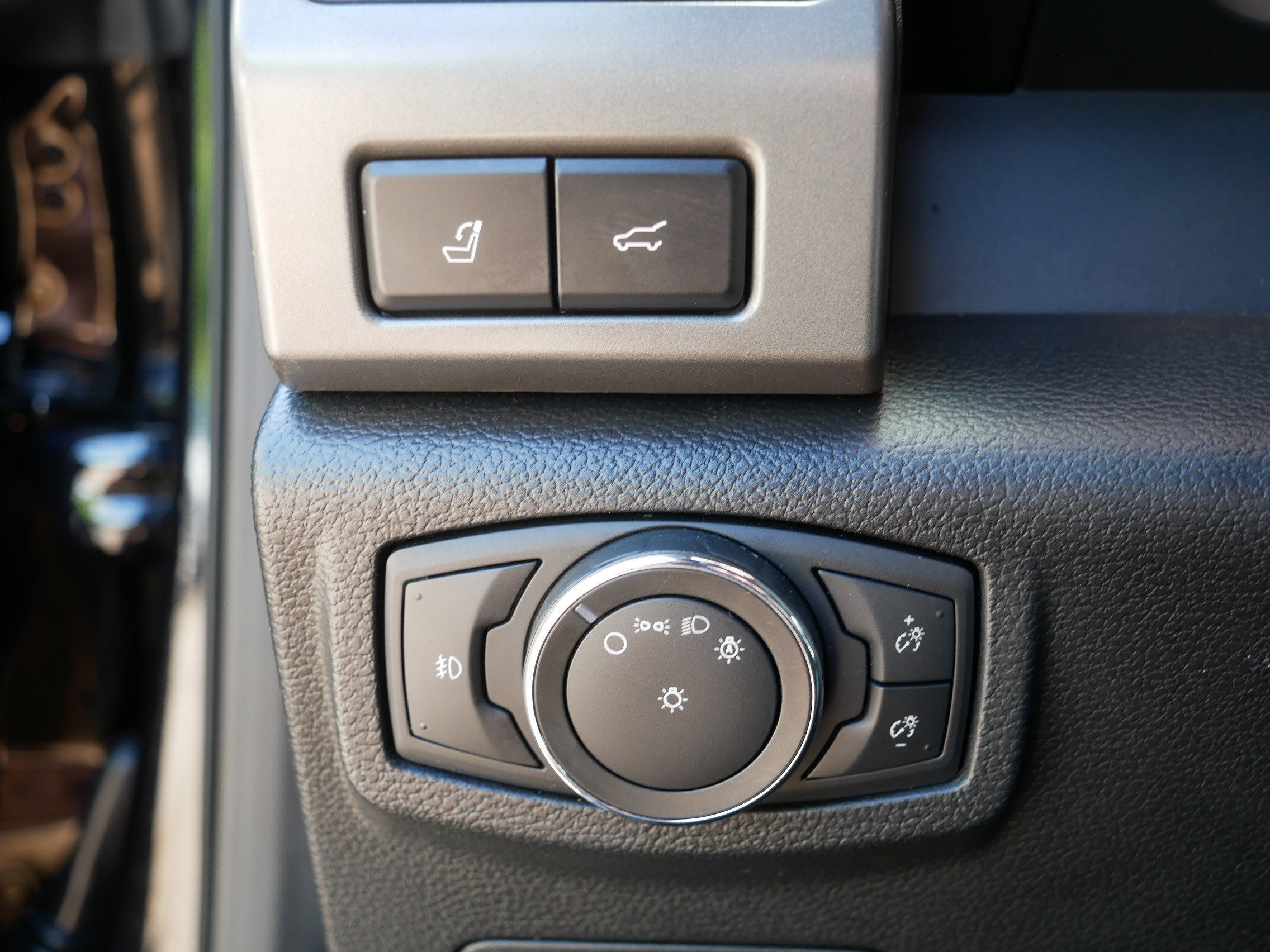 Used 2021 Agate Black Metallic Ford XLT image 26