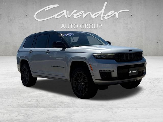 Used 2023 Silver Jeep Summit image 2