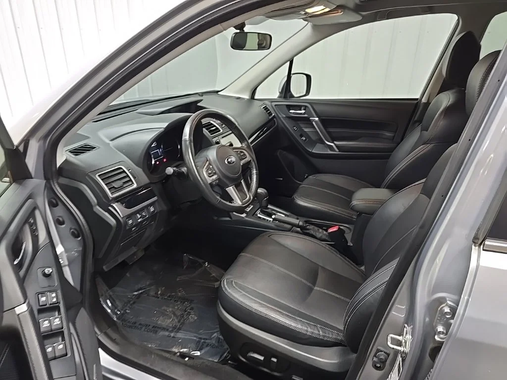 Used 2017 Ice Silver Metallic Subaru 2.5i Touring image 29