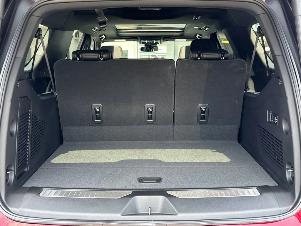 2026 Chevrolet Suburban RST - Photo 6