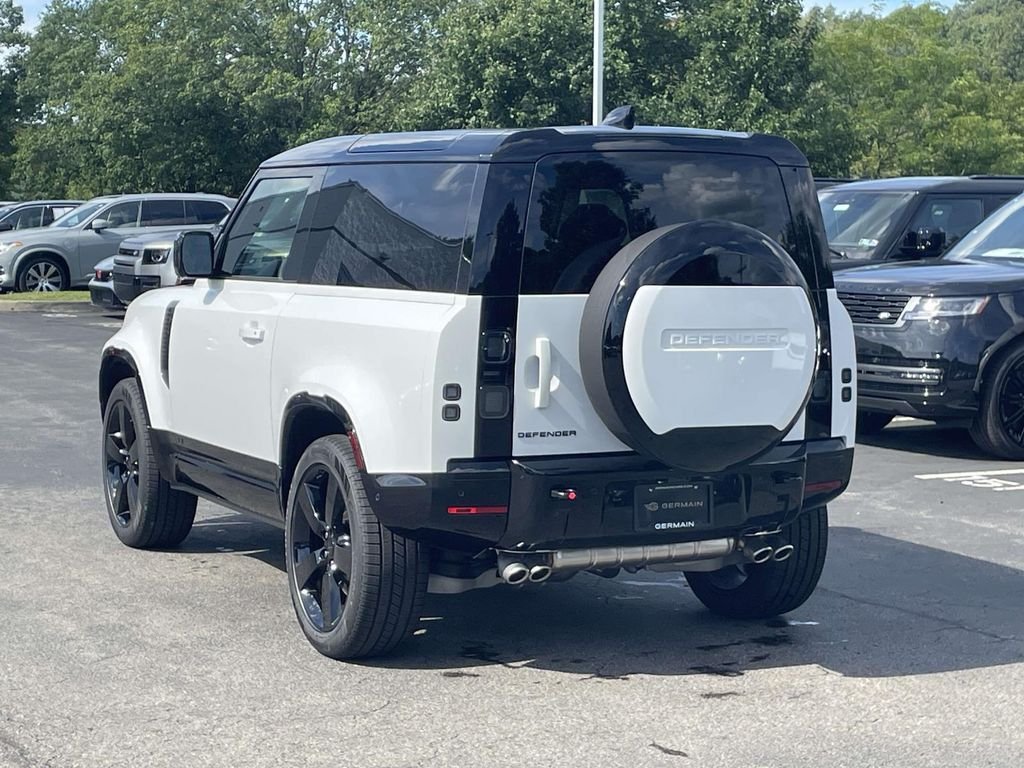New 2026 Fuji White Land Rover V8 image 9