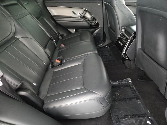 Used 2023 Gray Land Rover SE Dynamic image 16