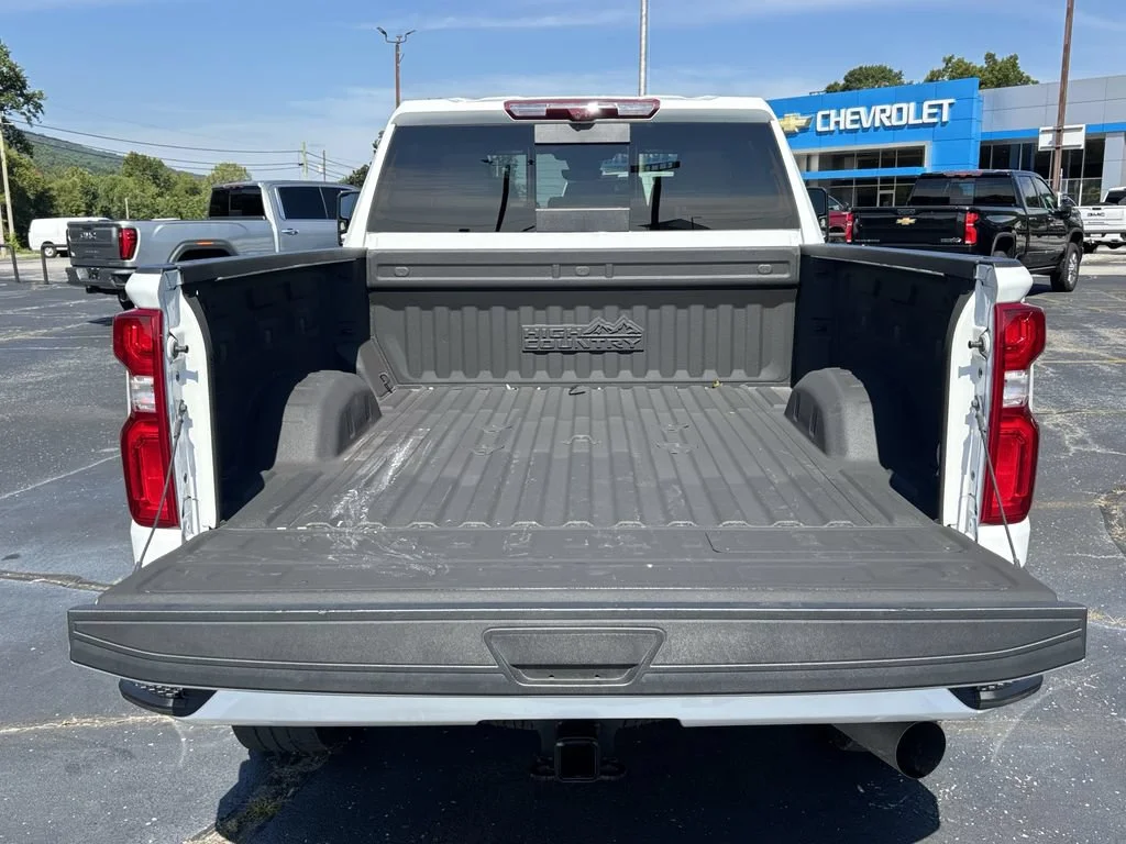 Used 2024 Summit White Chevrolet High Country image 10