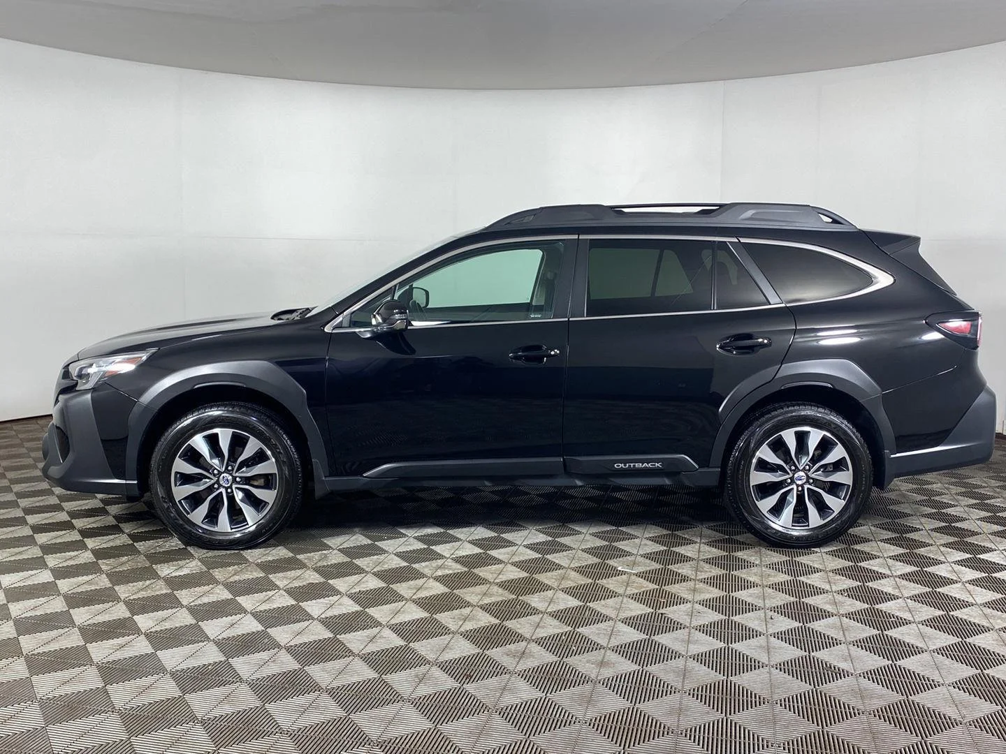 Used 2023 Crystal Black Silica Subaru Limited XT image 9