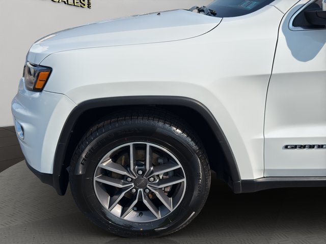 Used 2020 Bright White Clearcoat Jeep Limited image 23