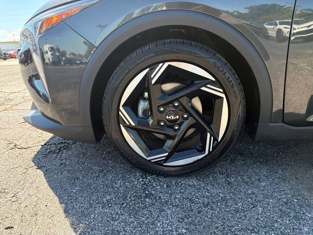 Used 2025 Interstellar Gray Kia EX image 29