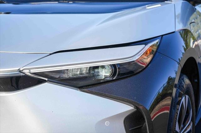 Certified Used 2023 ELEMENTAL SILVER Toyota  image 5