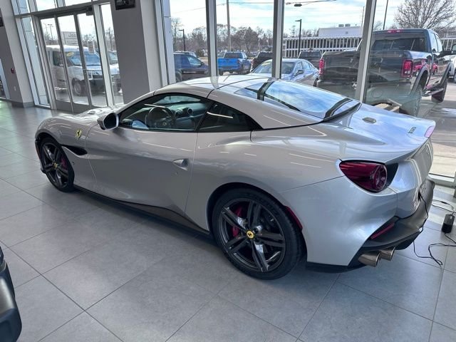 Used 2022 Silver Ferrari Base image 5