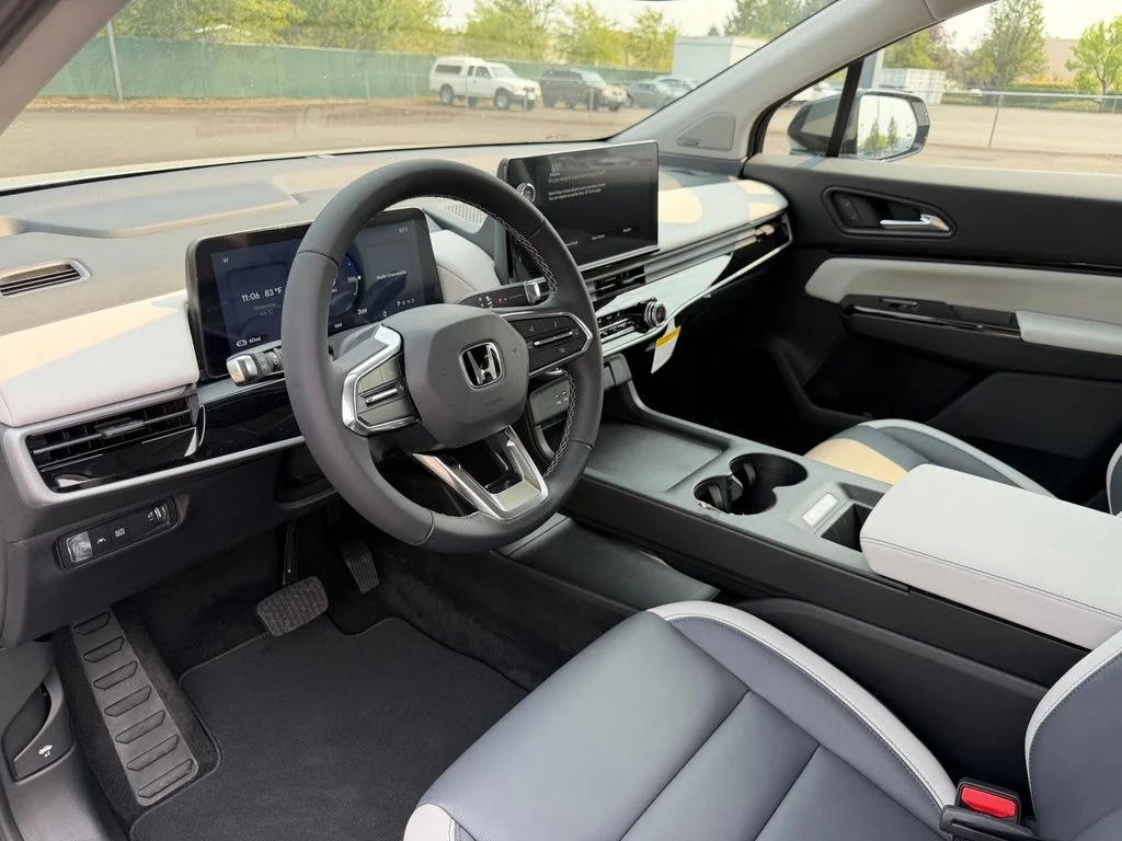 New 2026 Frostline White Pearl Honda Touring image 17
