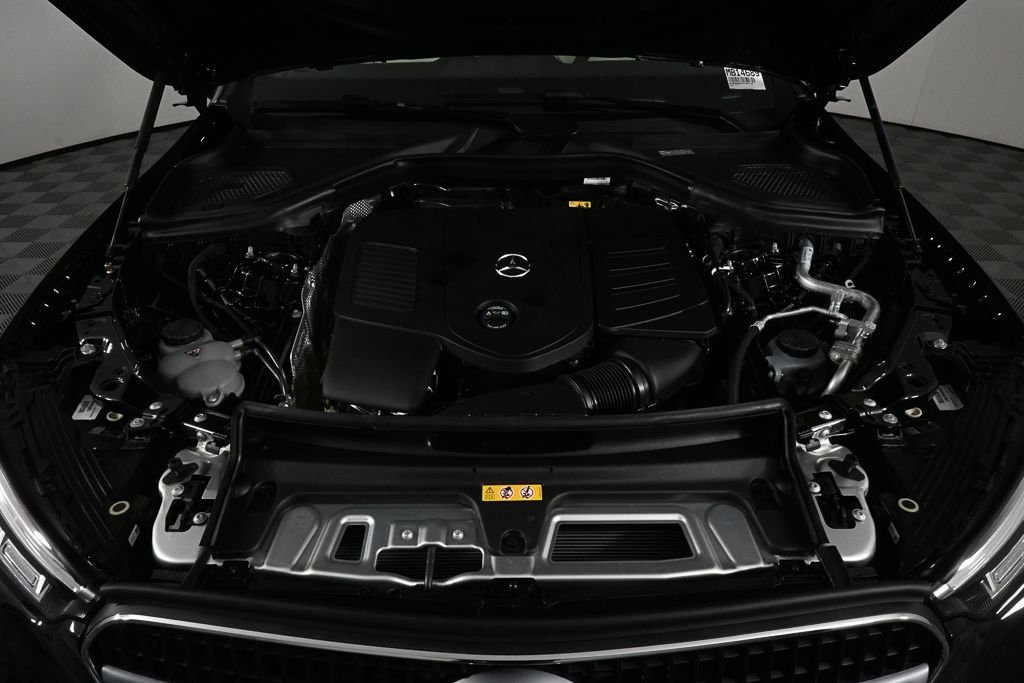 New 2026 Black Mercedes-Benz GLC 300 image 32
