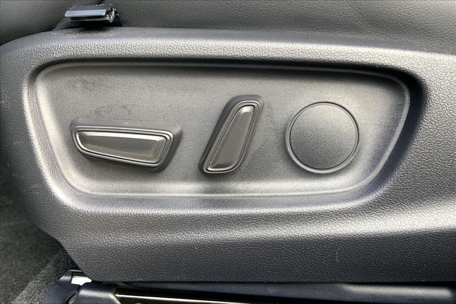 Used 2026 Ice Cap Toyota XSE image 34