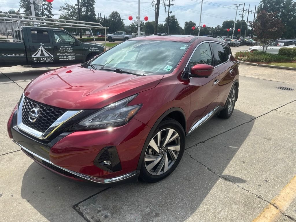 Used 2021 Red Nissan SL image 1