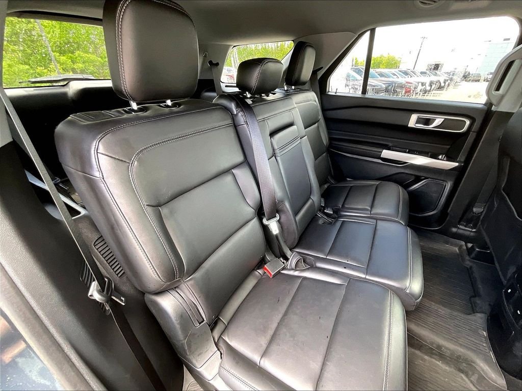 Used 2024 Stone Blue Metallic Ford XLT image 15