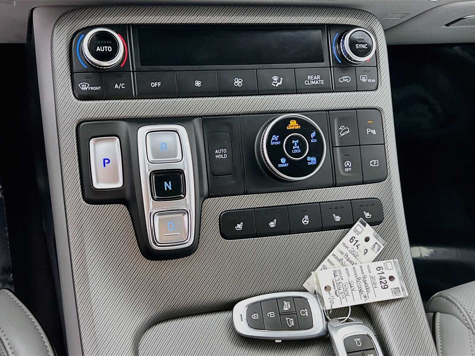 Used 2024 Typhoon Silver Hyundai SEL 7P image 17