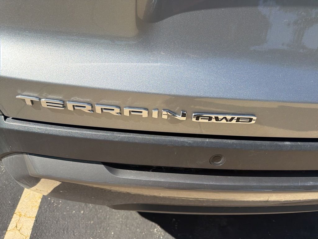 Used 2026 Silver GMC Elevation image 4