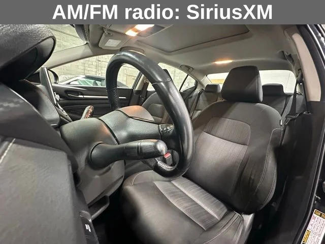Used 2019 Blue Metallic Nissan 2.5 SV image 15