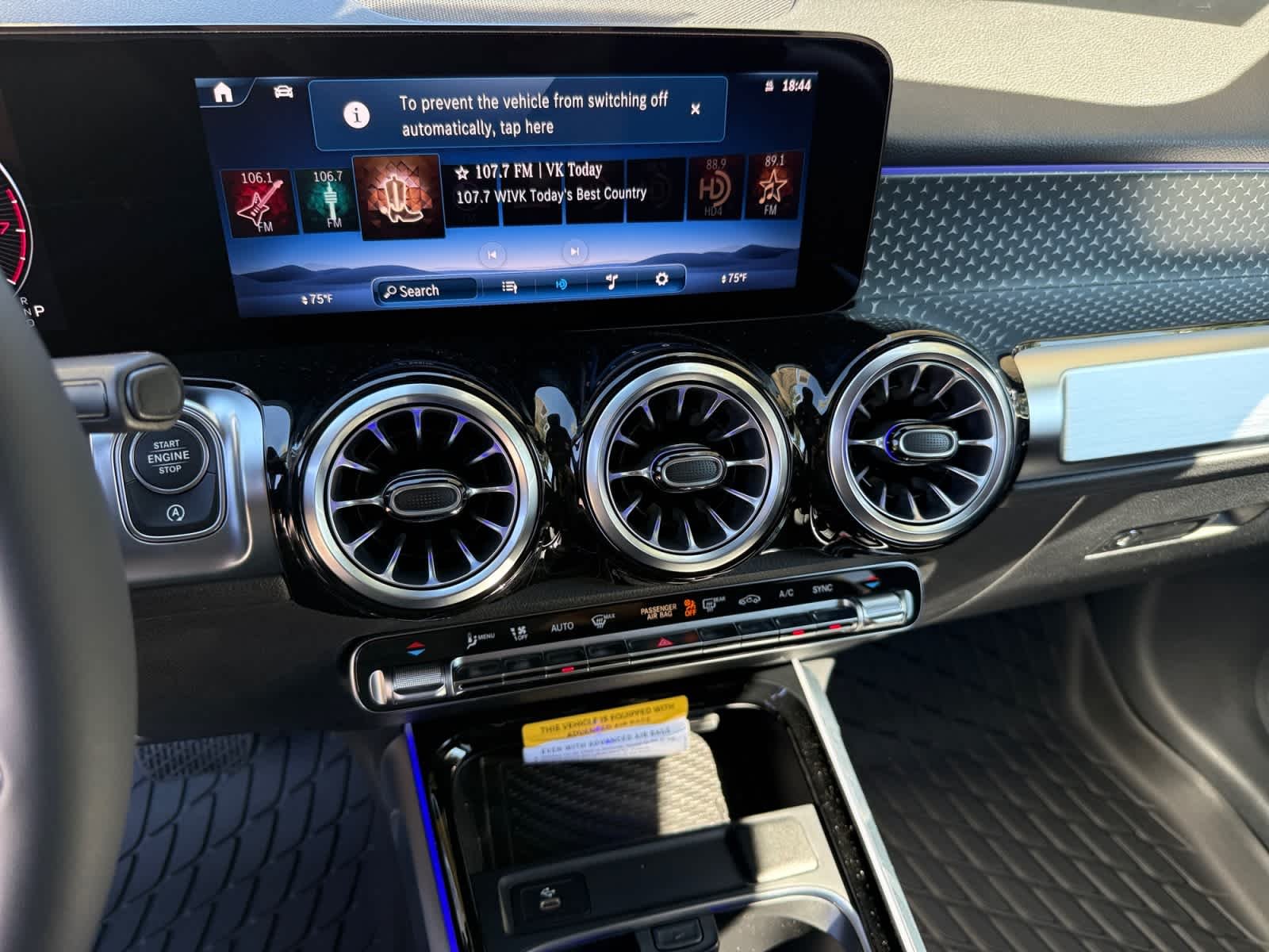 New 2026 Polar White Mercedes-Benz GLB 250 image 18