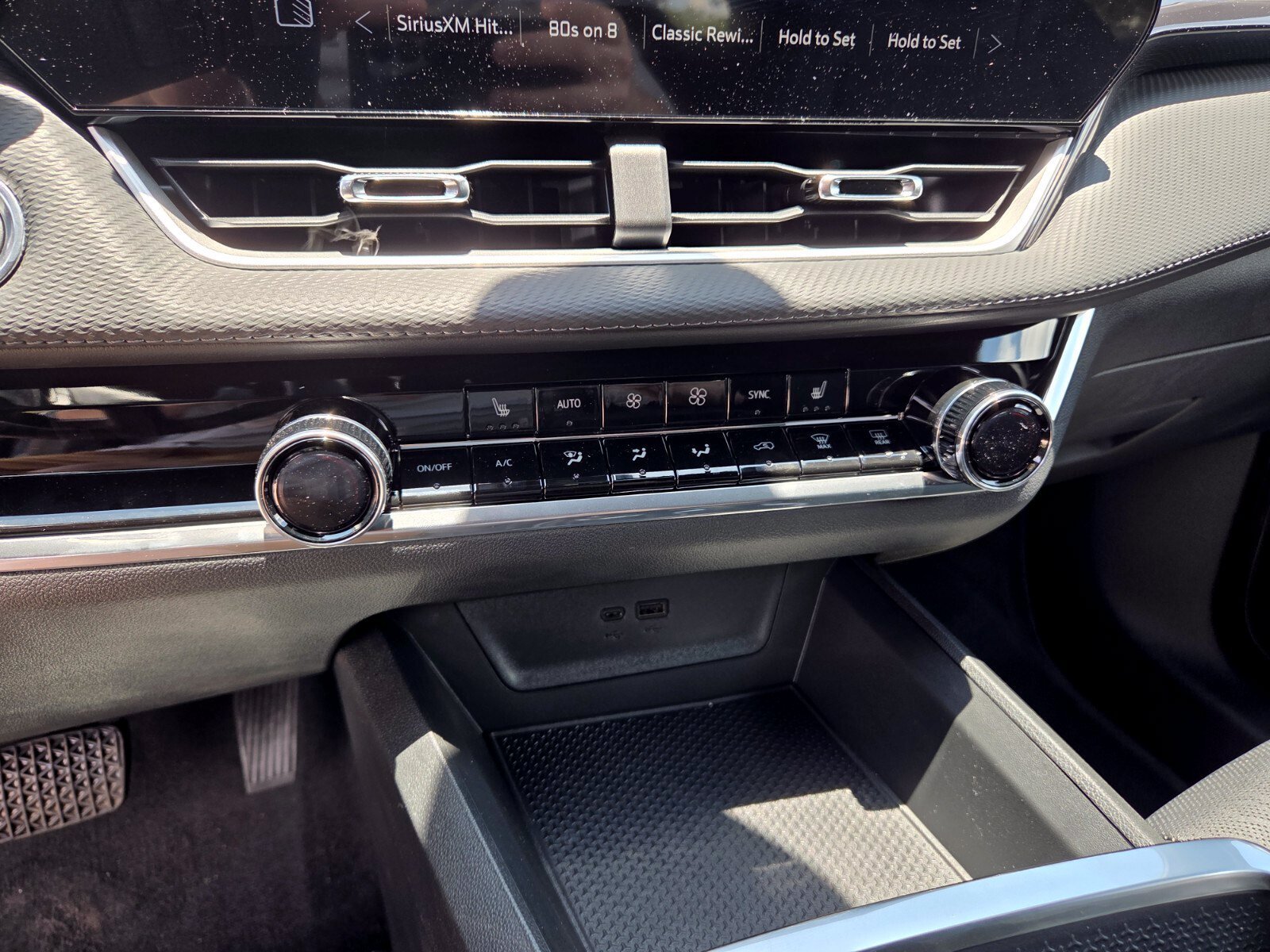 2026 Chevrolet Equinox LT - Photo 24