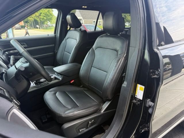 Used 2018 Black Ford XLT image 13