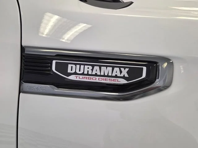 Used 2025 Summit White GMC AT4 image 18