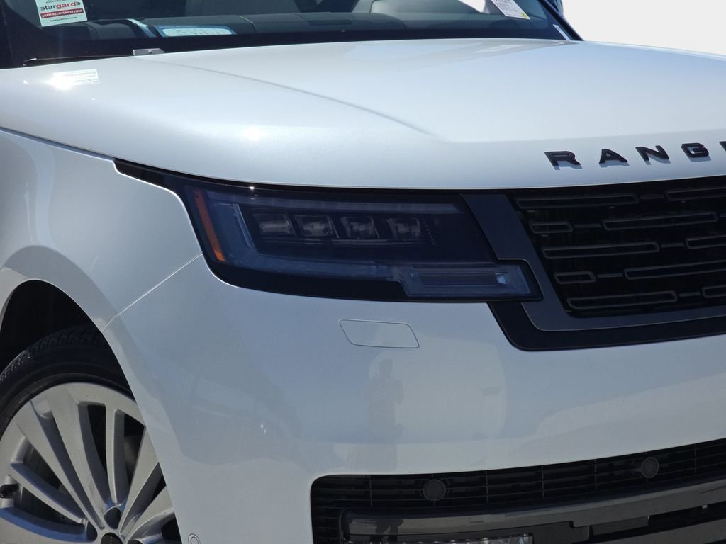 New 2026 Ostuni Pearl White Land Rover SE image 34