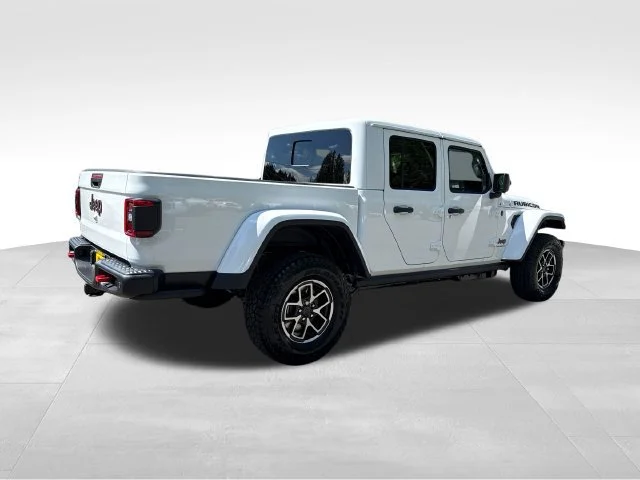 New 2026 Bright White Clear-Coat Exterior Paint Jeep Rubicon X image 7