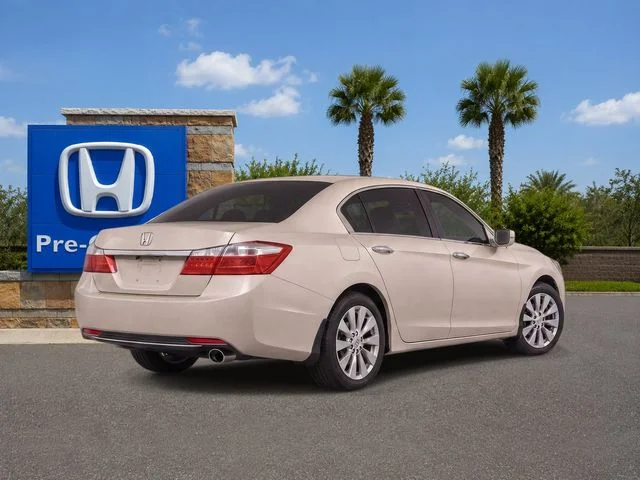 Used 2014 Champagne Frost Pearl Honda EX-L image 6