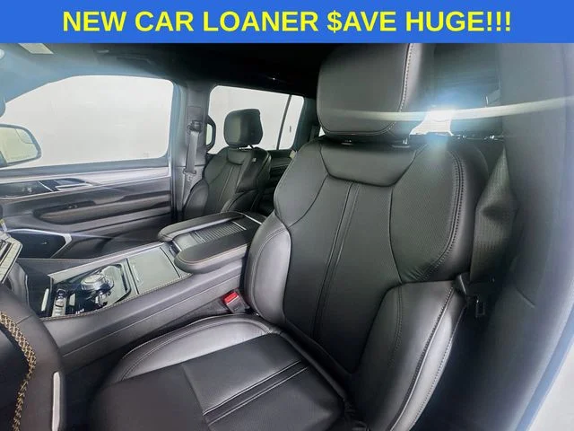 New 2026 Bright White Clear-Coat Exterior Paint Jeep Grand Wagoneer image 21