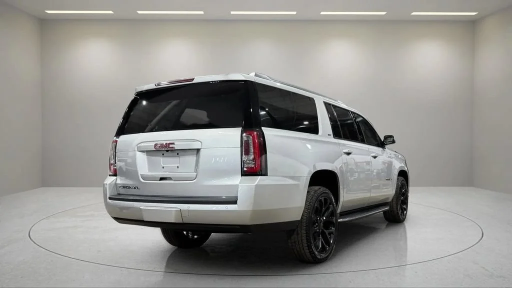 Used 2019 QUICKSILVER METALLIC GMC SLT image 5