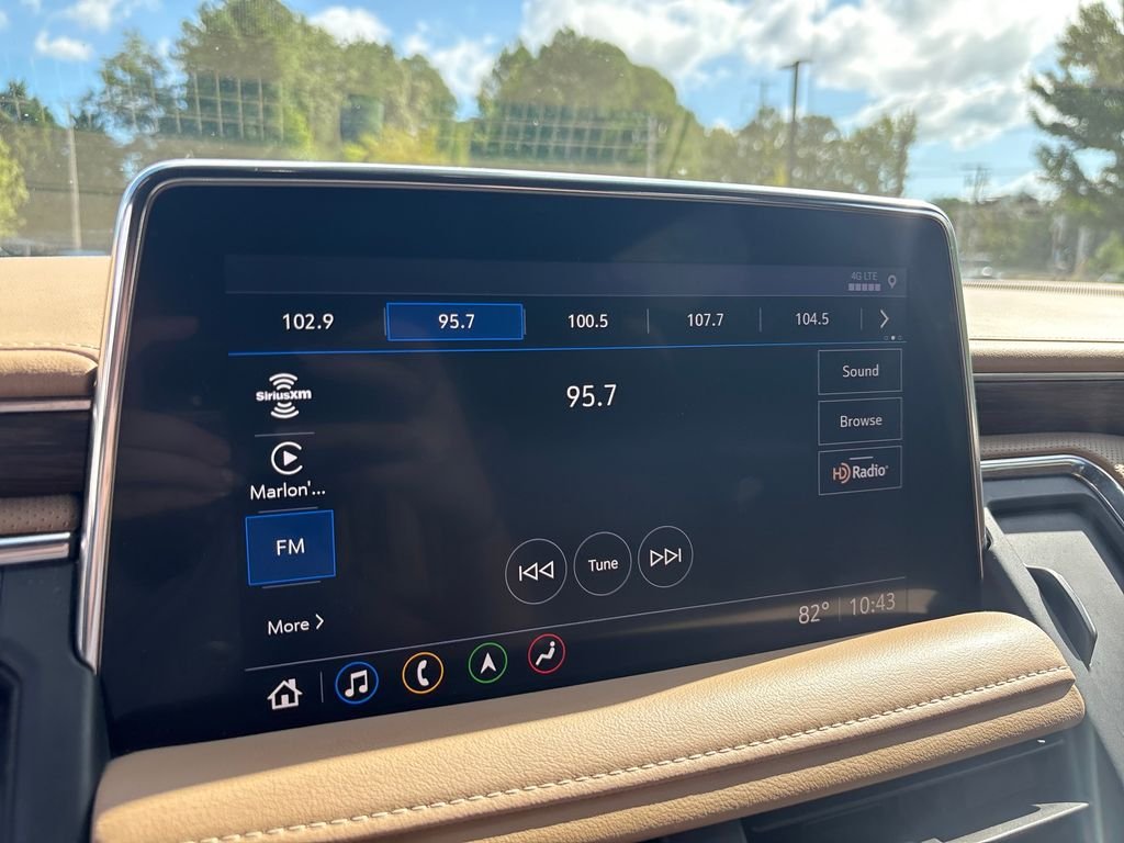 Used 2021 Beige Chevrolet Premier image 20