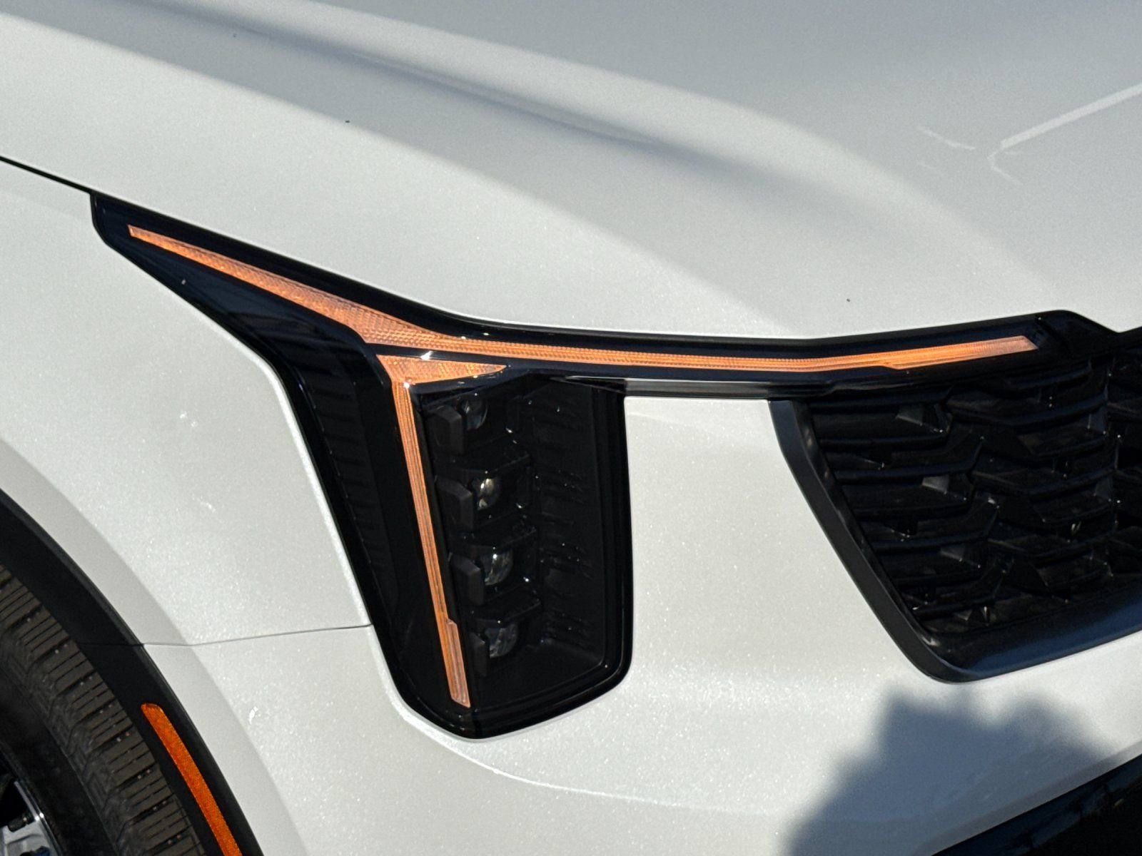 New 2026 Snow White Pearl Kia EX AWD image 32