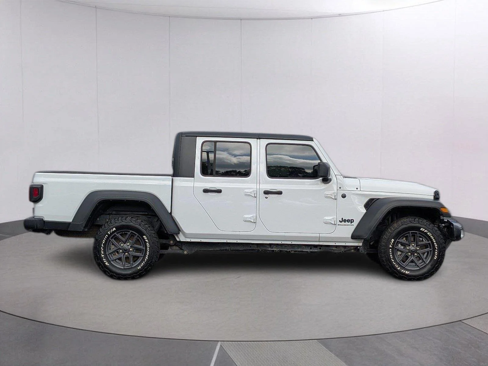 Used 2025 Bright White Clearcoat Jeep Sport S image 7