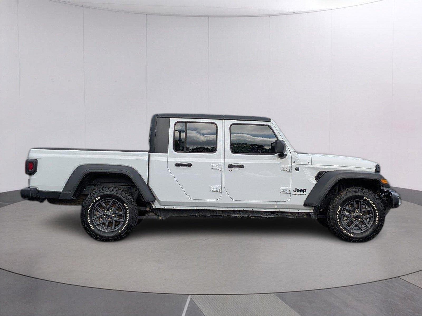 Used 2025 Bright White Clearcoat Jeep Sport S image 7
