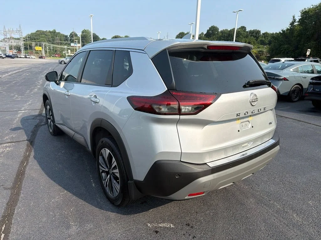Used 2022 Silver Nissan SV image 6