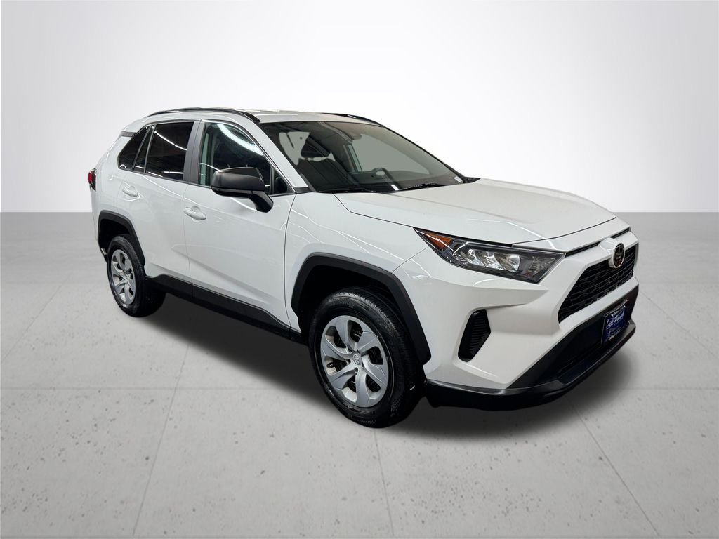 Used 2020 White Toyota LE image 9