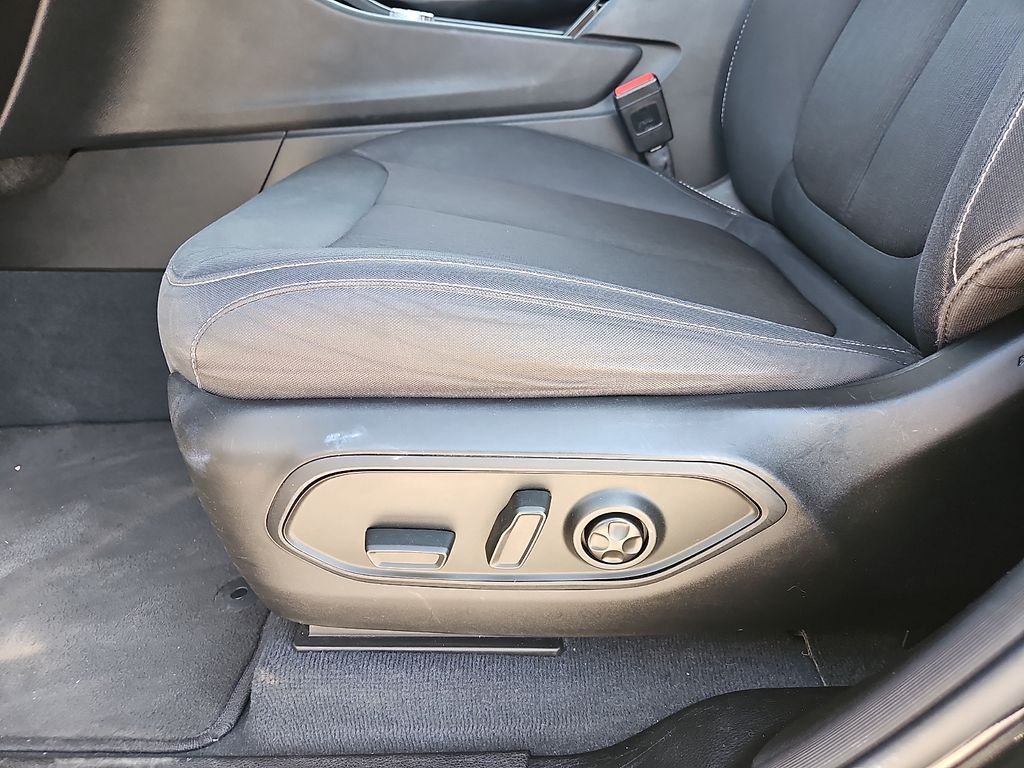 Used 2023 Black Jeep Laredo image 14