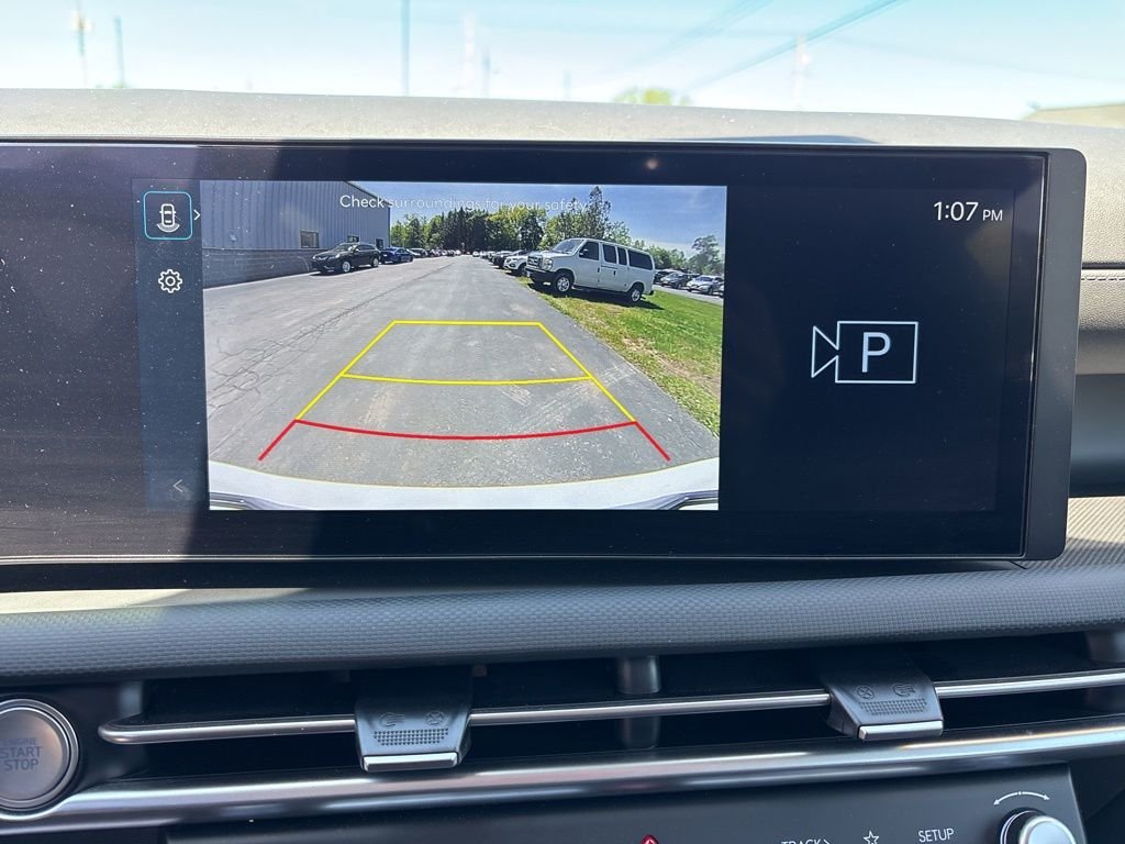 Certified Used 2025 White Hyundai SE image 27