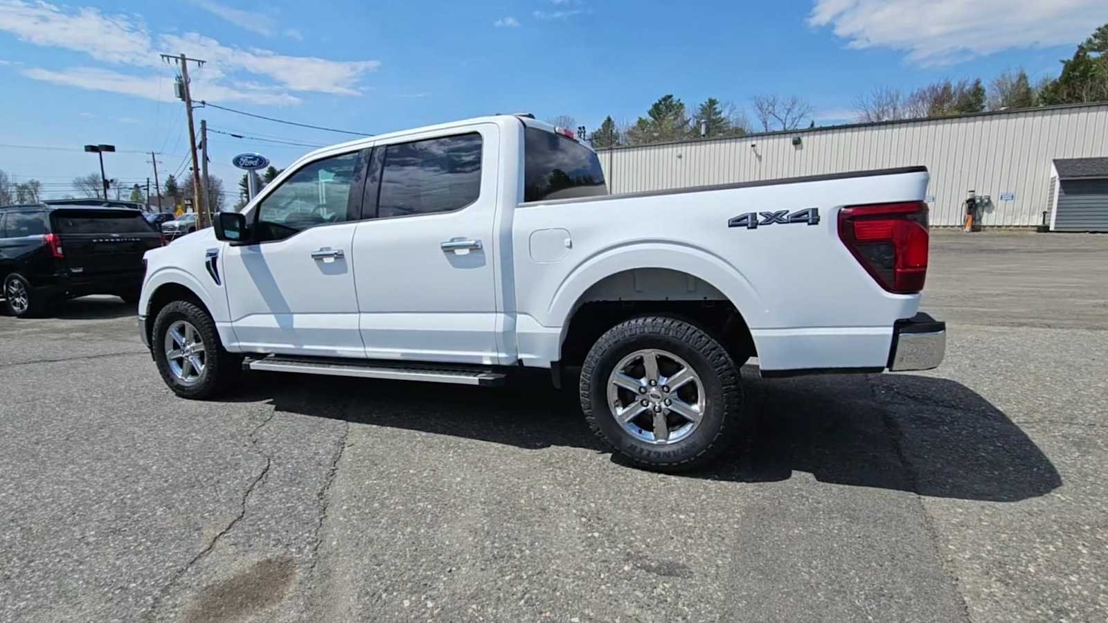 Certified Used 2025 Oxford White Ford XLT image 6