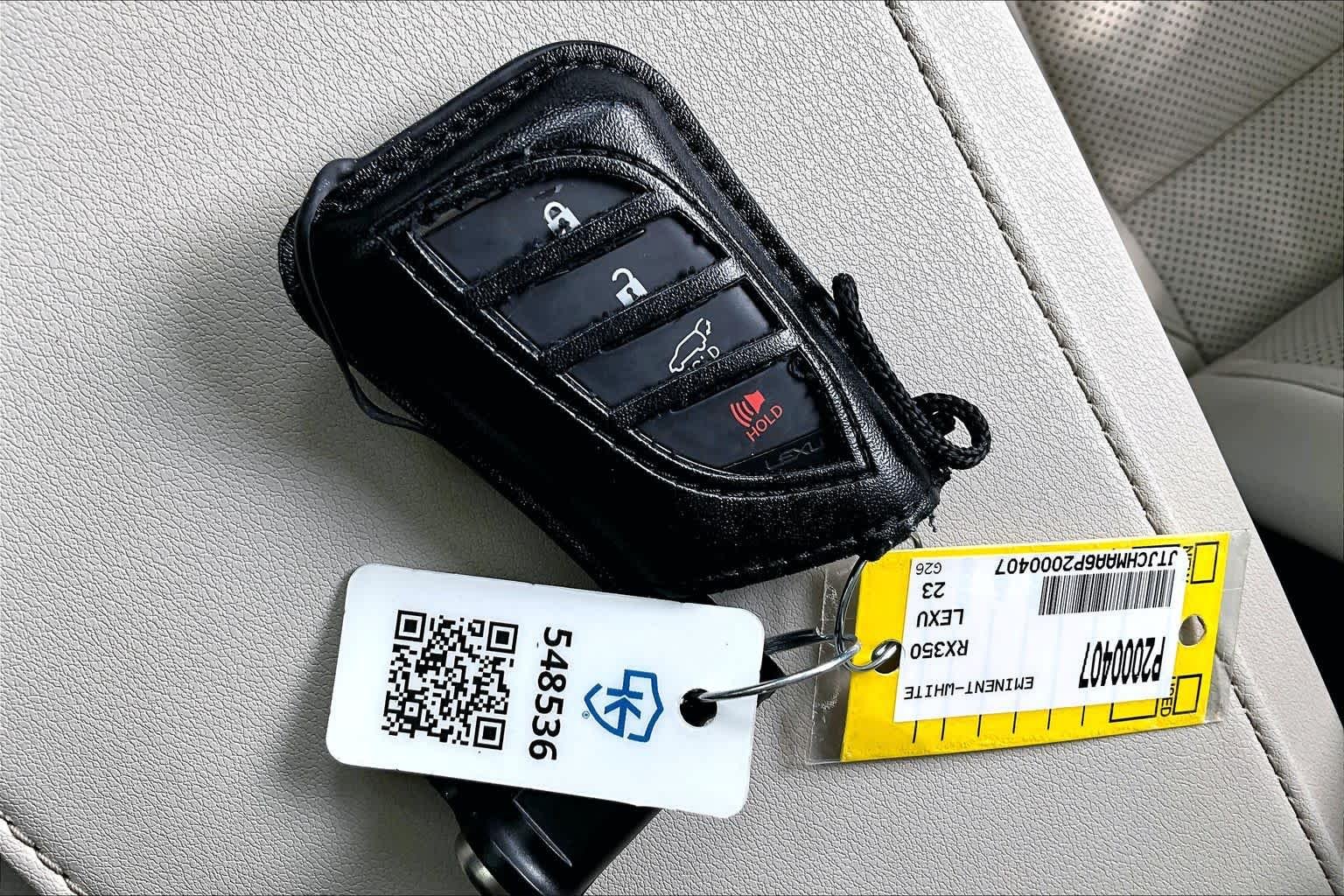 Used 2023 Eminent White Pearl Lexus Premium image 15
