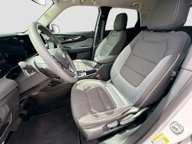 Used 2025 White Chevrolet LT image 19