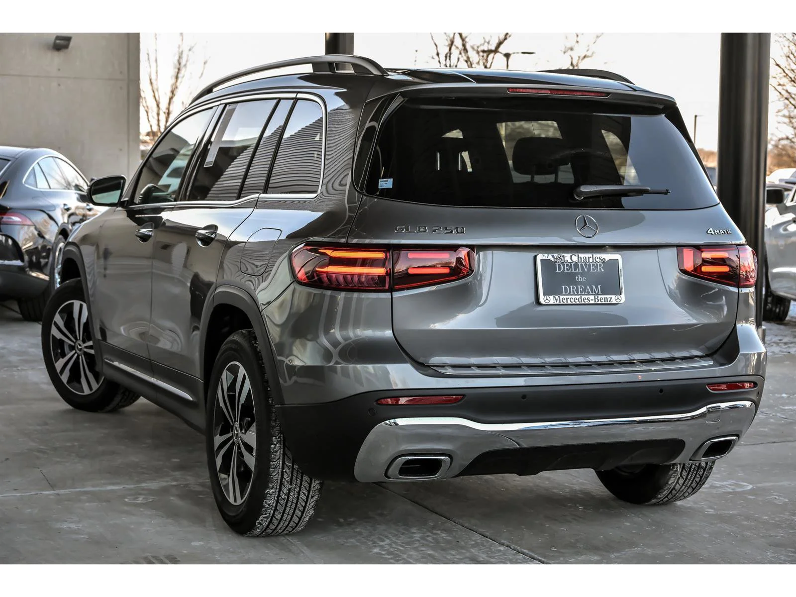 New 2026 Mountain Grey Metallic Mercedes-Benz GLB 250 image 30