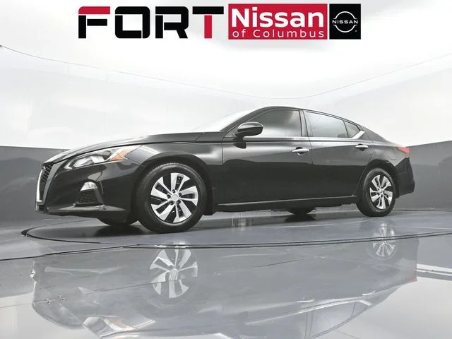 Used 2020 Black Nissan 2.5 S image 30