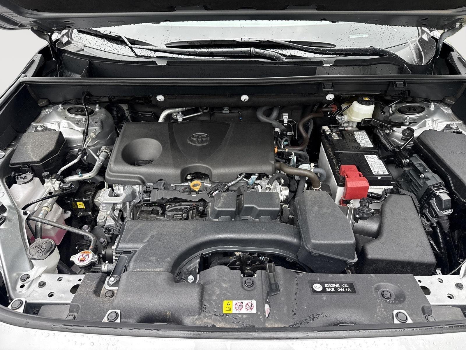 Used 2025 Silver Sky Metallic Toyota XLE Premium image 28
