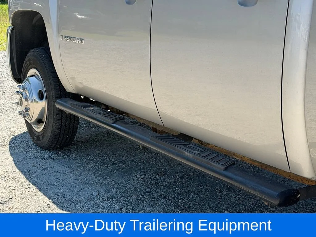 Used 2008 SILVER BIRCH METALLIC Chevrolet DRW Work Truck image 14